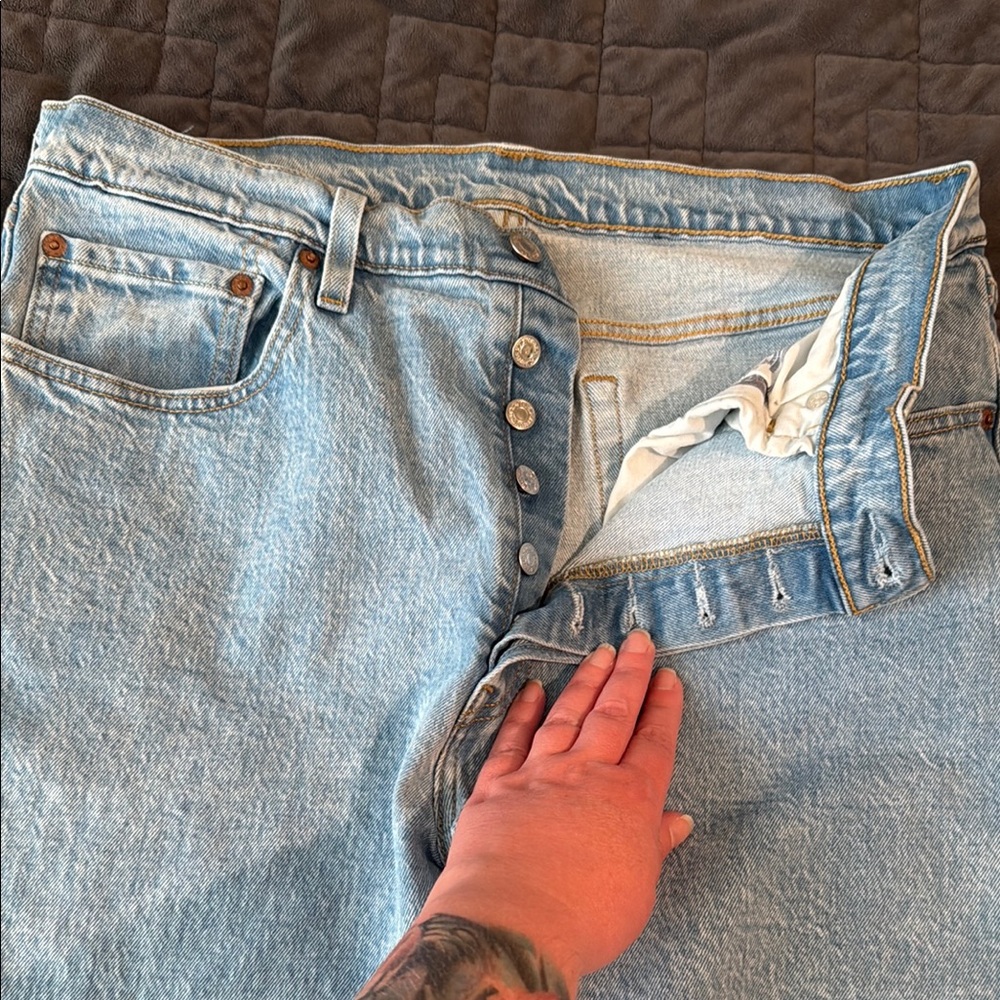 Levi's 501 Crop in Tango Surge Size 32 - Picture 3 of 7